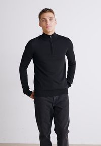 HUGO SAN QUIRIN - Strickpullover - black
