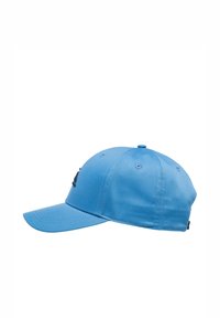 Blue cap with a curved visor, made of fabric featuring a subtle texture. Bold black logo embroidered on the front panel. Adjustable strap at the back.