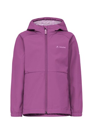 Lila Softshell-Jacke mit Kapuze, durchgehendem Frontreißverschluss, elastischen Bündchen und Vaude-Logo auf der Brust und dem linken Ärmel.