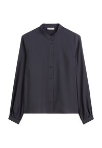 Dunkelblaues, langärmliges Blusenshirt mit Mandarin-Kragen, Knopfleiste vorne und gerafften Manschetten. Glatte Textur, minimales Design.