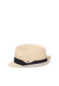 Sombrero fedora tejido beige con banda negra y pequeño detalle de botón metálico en el lateral.