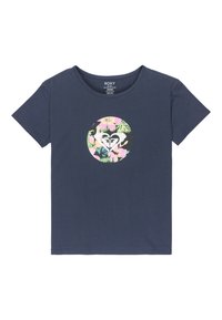 Camiseta de algodón azul marino de manga corta. Presenta un gráfico floral circular en rosa y verde, centrado en el pecho. Cuello redondo.