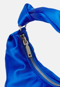 Guess VELINA - Ručna torba - blue