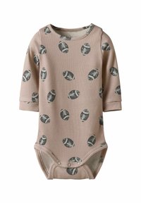 Rozig geribde babyromper met lange mouwen, met een patroon van donkergrijze en witte voetbalsilhouetten, en drukknopen onderaan.