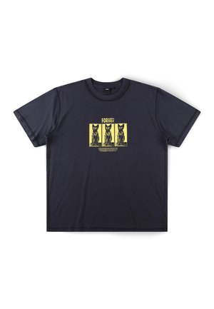 Μαύρο κοντομάνικο μπλουζάκι με κίτρινο γραφικό που απεικονίζει τρεις σκύλους και τη λέξη "FORMER" τυπωμένη πάνω τους.