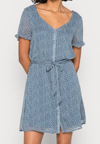 Vero Moda Petite Vardagsklänning - blue