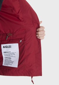 Aigle Krátky kabát - deep red