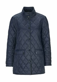 Marinefarbene gesteppte Jacke mit hohem Kragen, Rautenmuster, Druckknopfverschluss und zwei vorderen Taschen; aus leichtem, wasserabweisendem Material gefertigt.