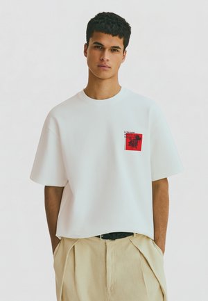 Bershka SHORT SLEEVE PRINT T-SHIRT - T-Shirt print - white