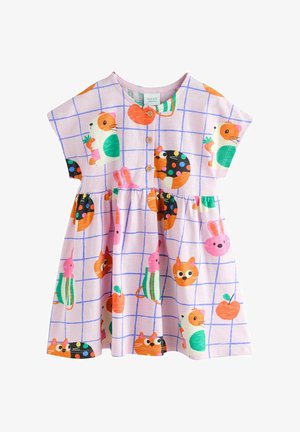 Vestito per bambino con stampe colorate di animali tra cui porcellini d'India, gatti e conigli su uno sfondo a griglia rosa e blu, con bottoni in legno sul davanti.