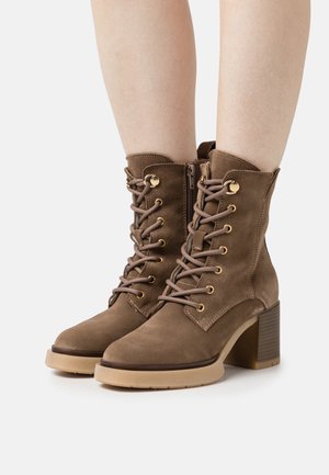 Platform ankle boots - cigar