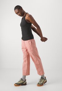 Columbia BOUNDLESS TREK™ SUPPORT TANK - Tops - black
