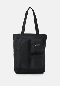Borsa a spalla nera in nylon con due tasche frontali con cerniera, manici lunghi e una forma rettangolare semplice. Presenta un logo in basso a destra.