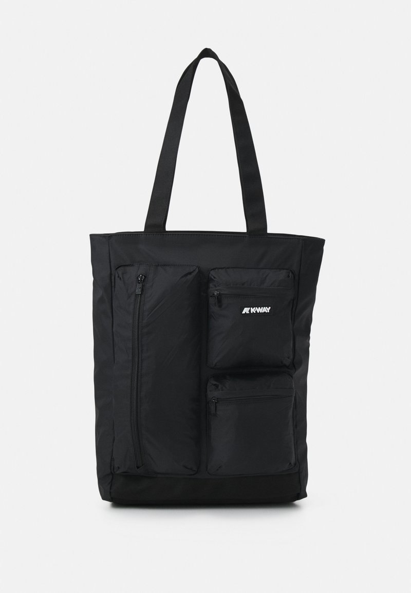 Borsa a spalla nera in nylon con due tasche frontali con cerniera, manici lunghi e una forma rettangolare semplice. Presenta un logo in basso a destra.
