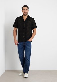 Guess BESTICKTES  - Hemd - schwarz