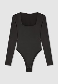Czarny bodysuit z długimi rękawami i kwadratowym dekoltem, wykonany z gładkiego materiału; posiada zapięcie na zatrzask w dolnej części i dopasowany krój.