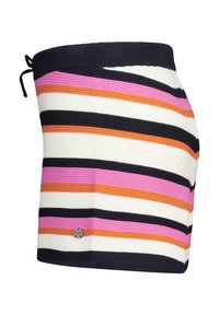 Raidat lyhyet housut, jotka on valmistettu ribbed-kankaasta, joissa on vaaleanpunaista, oranssia, mustaa ja valkoista vaakaraidallista kuviota. Elastinen vyötärö, jossa on kiristysnauha.