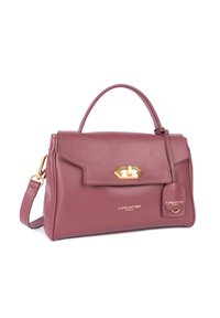 Roze leren handtas met een gestructureerde vorm, gouden hardware, bovenhandvat en afneembare schouderriem. Heeft een flap aan de voorkant en een logo-detail.