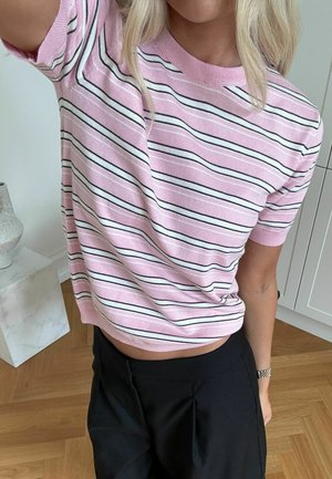 Noella, Camiseta estampada - dannia pink stripe