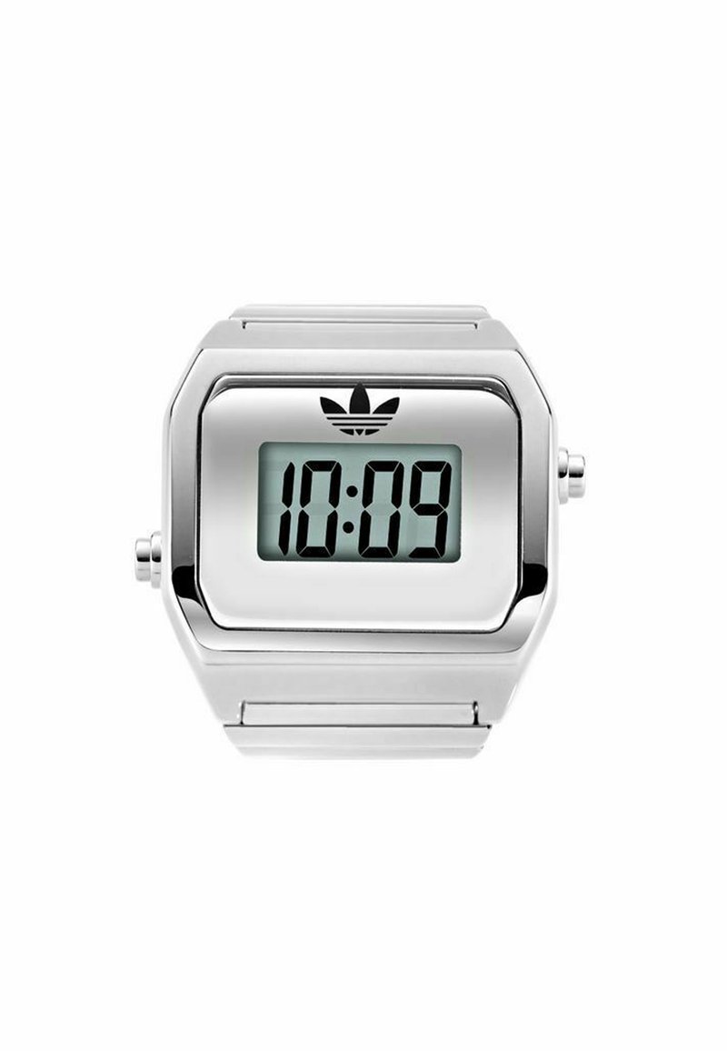 Montre digitale argentée avec un cadran rectangulaire affichant 10h09 et un logo noir Adidas trefoil au-dessus de l'heure.