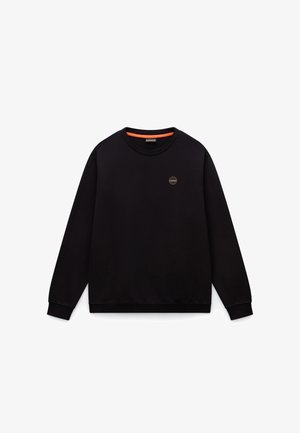 Mustast pehmest kangast dressipluus ümara kaelusega, pikkade varrukatega ja rinnal tikitud logoga. Omaduseks on oranž sisemine krae.