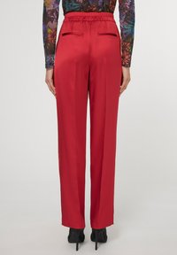 MADELEINE Stoffhose - raspberry red