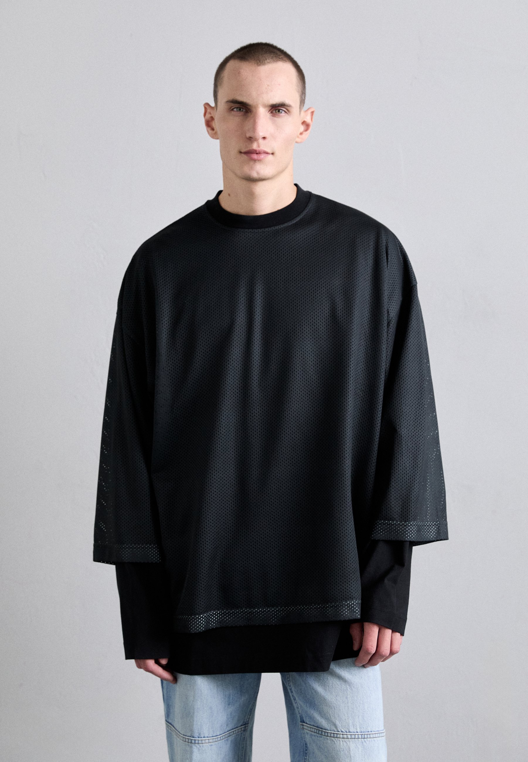 人気 ☆ 032C ☆ TEAM LAYERED LONGSLEEVE FADED BLACK 032c GAME LAYERED LONGSLEEVE - Long sleeved top - washed
