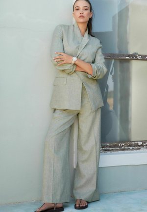 TEXTURED - REGULAR FIT - Krátký kabát - khaki green
