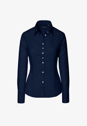 Granatowa koszula z długim rękawem z guzikami, wykonana z gładkiego materiału, z kołnierzykiem w kształcie szpiczastym i białymi guzikami z przodu do zapięcia.