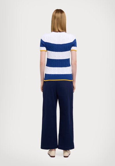 Polo Ralph Lauren CREW CABLE STRIPE  - Triko s potiskem - white/blue yacht