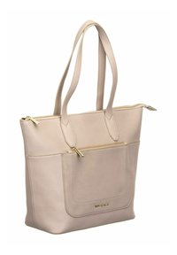 Sac fourre-tout en similicuir beige avec ferrures dorées, deux longues poignées, fermeture zippée et détail de poche avant. Finition texturée sur toute la surface.
