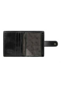 Cartera de cuero negra con múltiples ranuras para tarjetas, una ventana transparente para identificación y un acabado texturizado. Incluye un cierre a presión y un logo en relieve.