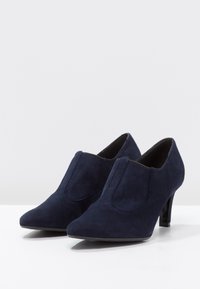 Peter Kaiser Nilkkurit - dark blue