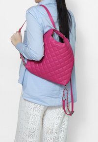 Roberta Rossi Rugzak - shoulder bag convertible into a backpack