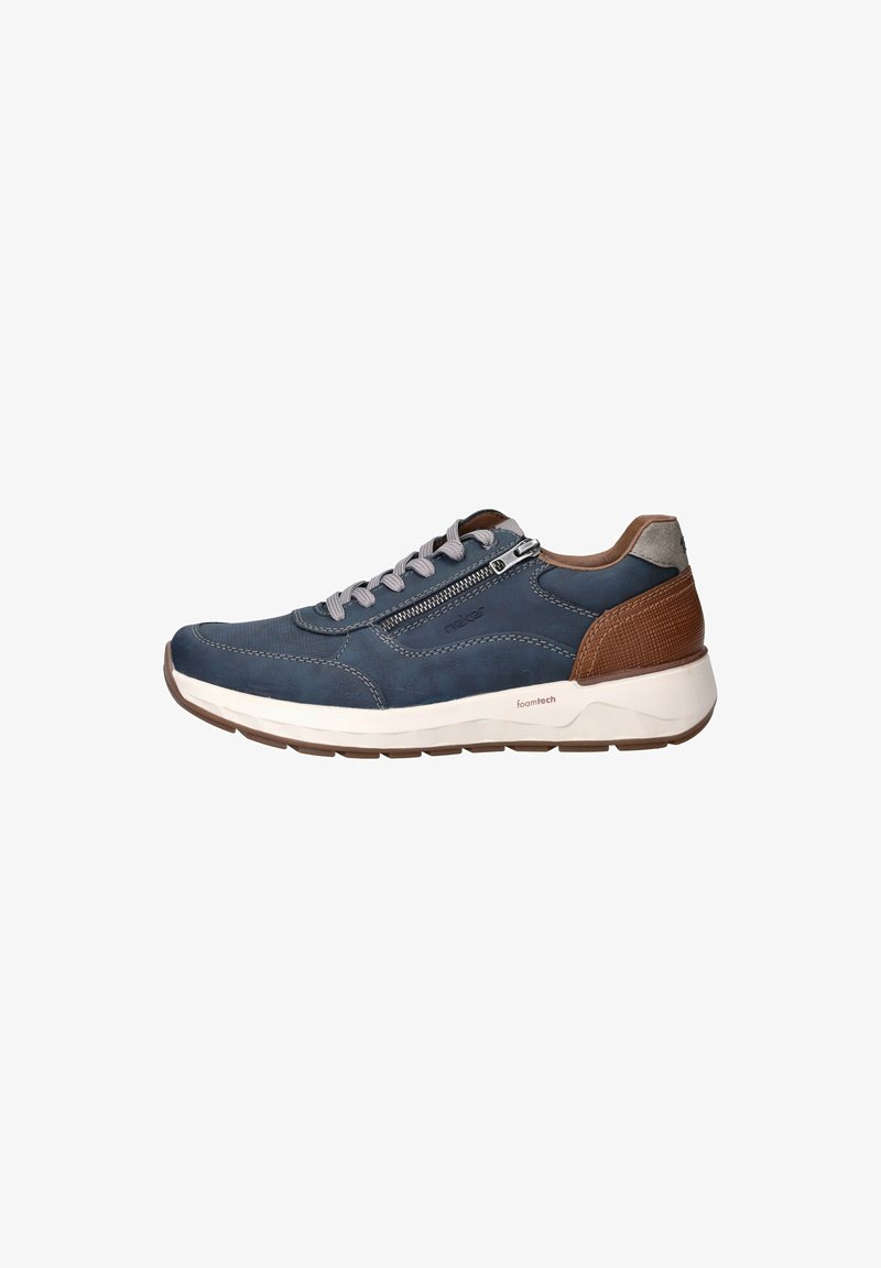Blauer und brauner Sneaker mit niedrigem Schaft, weißer Sohle, seitlichem Reißverschluss, grauen Schnürsenkeln und Foamtech-Dämpfung.