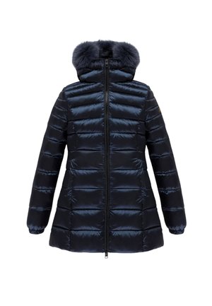 Granatowa kurtka pikowana z zamkiem z przodu, ściągaczami na rękawach oraz kapturem podszytym sztucznym futrem. Gładki, błyszczący materiał z poziomymi przeszyciami.