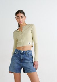 Calvin Klein Jeans MOM - Jeansshorts - denim medium