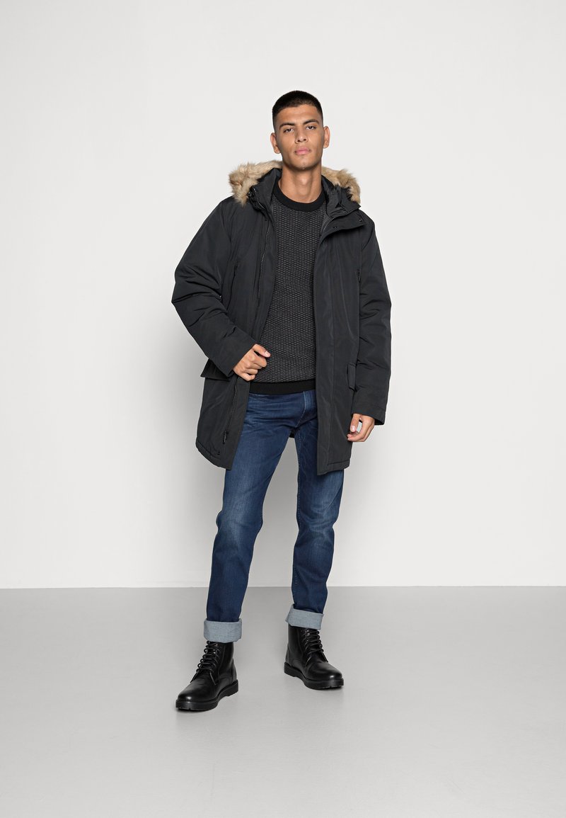 Herren Trenchcoats | Levi's® WOODSIDE LONG UTILITY Wintermantel jet black/schwarz - XQ90450 Herren Trenchcoats | Levi's® WOODSIDE LONG UTILITY Wintermantel jet black/schwarz - XQ90450