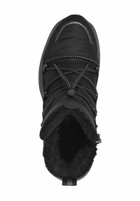 Botte noire imperméable avec col rembourré, fermeture à lacets et doublure intérieure en tissu doux. Présente une finition lisse et une languette texturée.