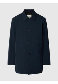 Manteau homme bleu marine avec fermeture à boutons, deux poches latérales et col classique sur fond gris clair uni.