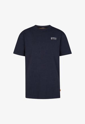 Mørkeblå bomuld t-shirt med korte ærmer, rund halsudskæring og et lille hvidt logo trykt på venstre bryst. Almindelig pasform.