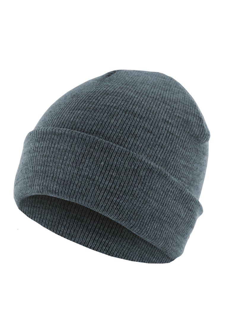Cappello in maglia grigia con una texture a coste, dotato di risvolto. Il materiale appare morbido e caldo, ideale per il freddo.