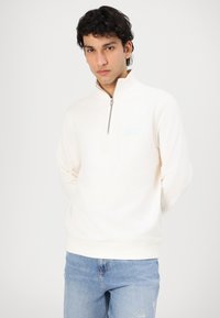 Thumbnail Image 5