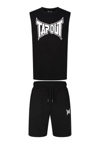 Fekete ujjatlan felső és nadrág szett, pamutból készült. A felső elején egy nagy fehér "TAPOUT" logó található, a nadrág elasztikus derékkal rendelkezik.