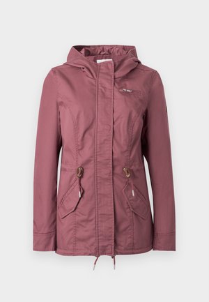 Chaqueta con capucha para mujer en color rosa polvo, con cremallera frontal, bolsillos con solapa, cordones ajustables en la cintura y un bolsillo con cremallera en el pecho.