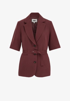 Burgundski blazer s kratkimi rokavi, z zarezanim reverjem, tremi gumbi, stranskimi žepi in usklajenim pasom v pasu.