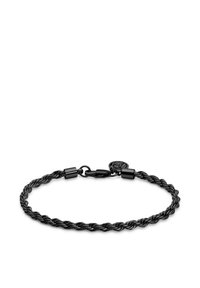 Svart flettet armbånd med jevne metallakcenter og en sikker krebslås. Enkel design med en rund logo-charms.