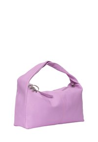 Borsa a tracolla in pelle rosa con una tracolla curva, hardware in argento, chiusura a zip e dettagli di cucitura visibili, caratterizzata da una texture morbida e una forma arrotondata.