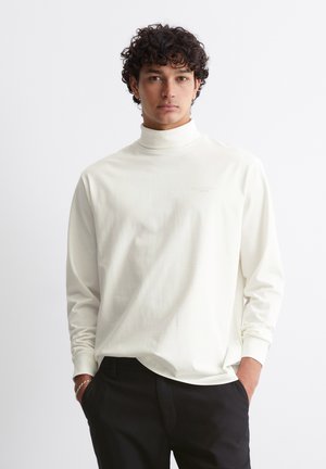 TURTLE NECK RELAXED FIT - Majica z dolgimi rokavi - silky white