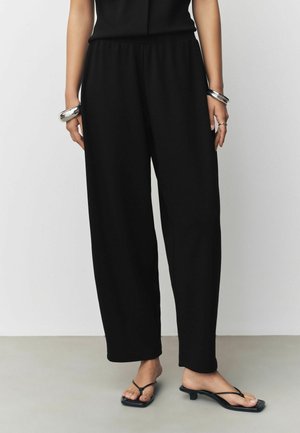 REGULAR FIT - BARREL COMPACT  - Stoffhose - black